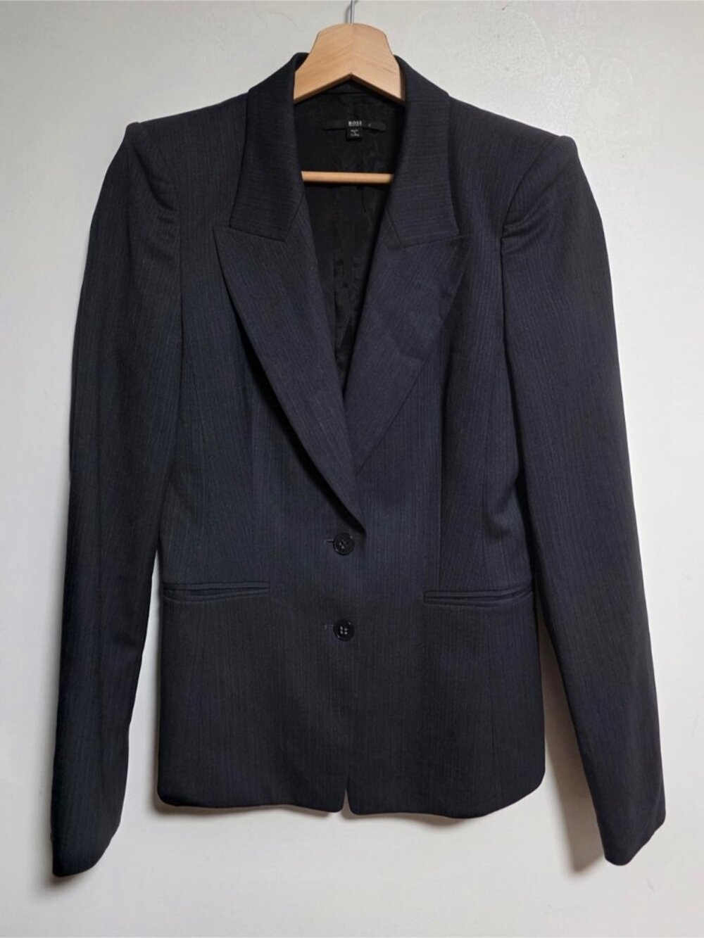 Hugo Boss Charcoal Gray Tailored Blazer – EU 36 / US 4 / UK 8 - Picture 3 of 11